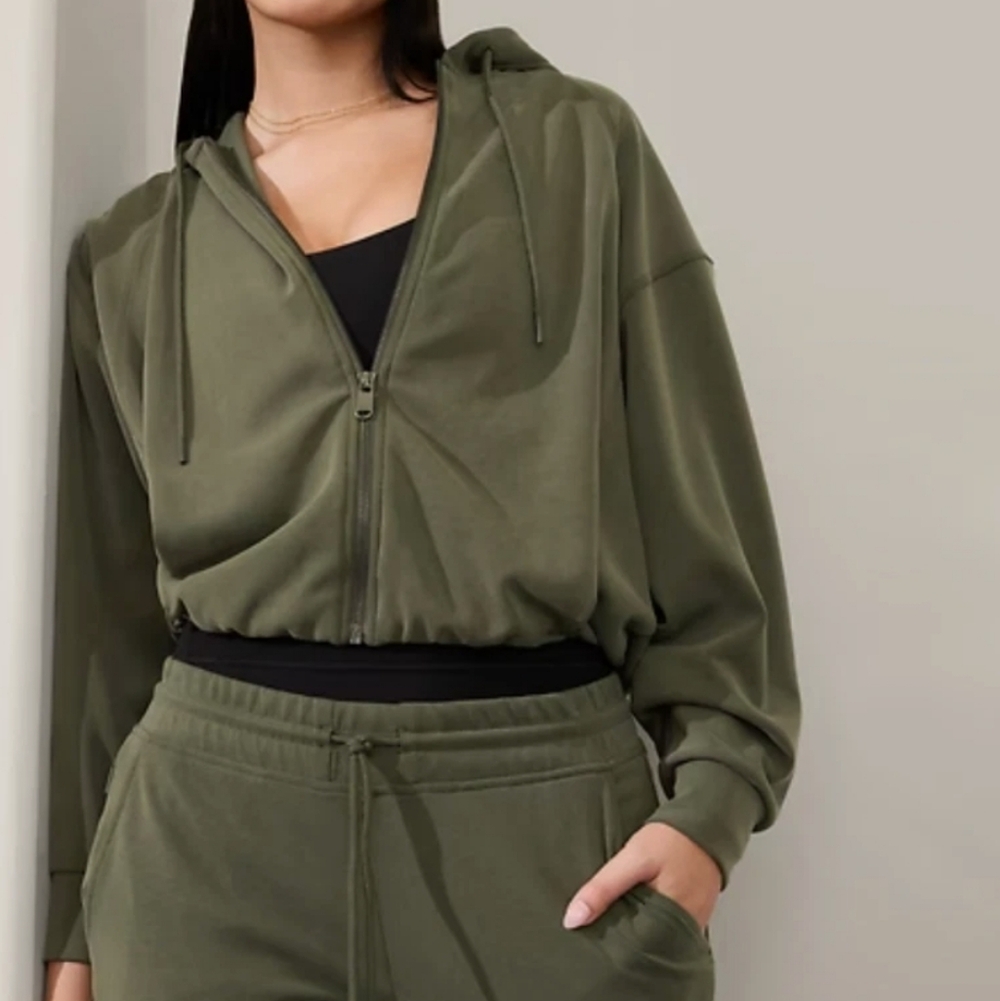 Athleta Seasoft Bubble Hem Full Zip Aspen Olive Green EUC